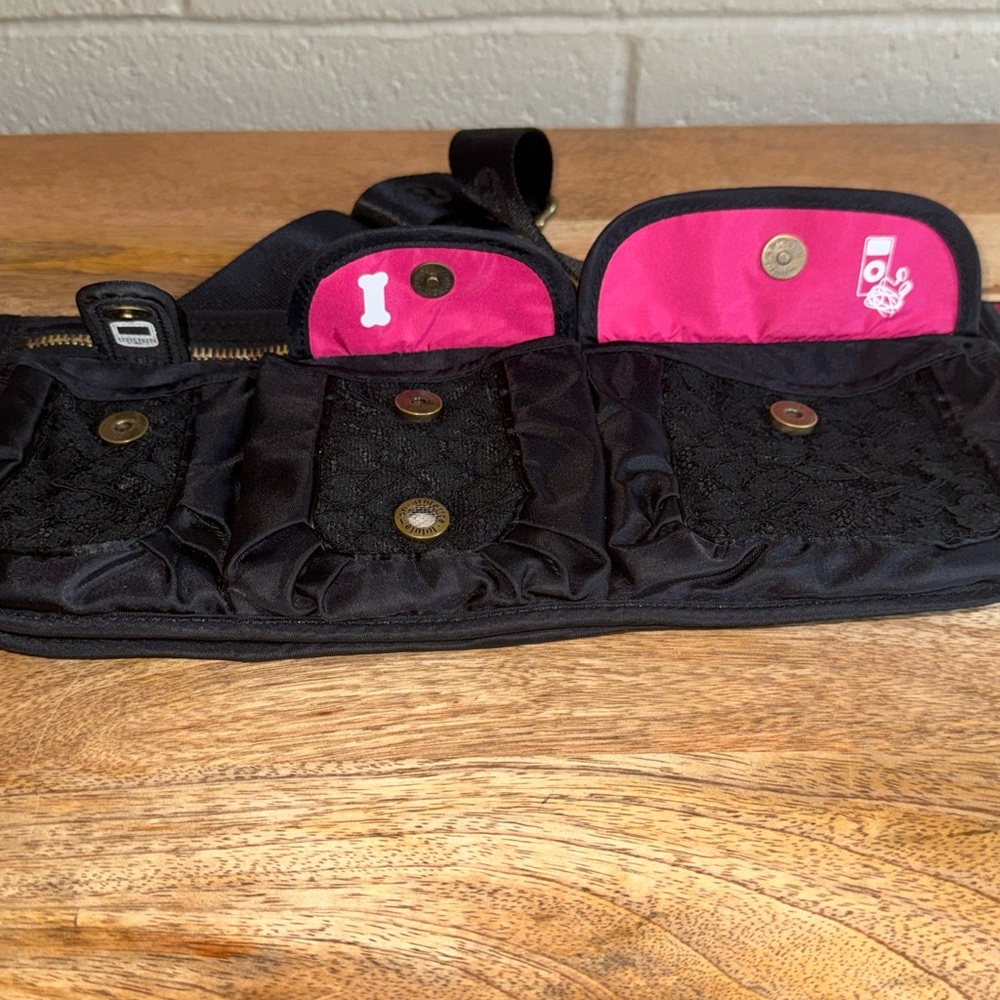 Lululemon‎ Doggy Waist Belt/crossbody Black & Pink inside many useful pockets - Picture 7 of 8